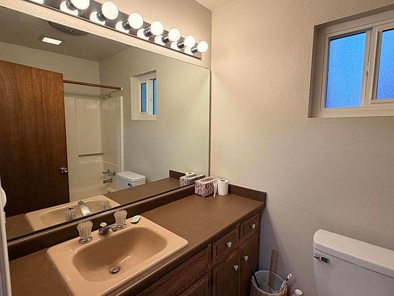 3rd image of 25950 Lilac Dr