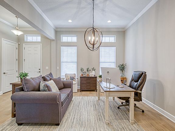 4th image of 172 Manor Ln