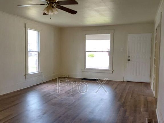 4th image of 304 E Park St