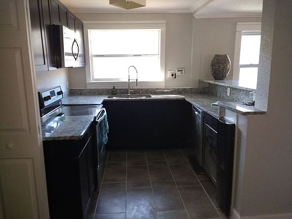 3rd image of 505 E Cluster Ave