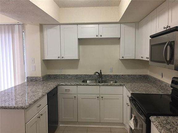 4th image of 2246 Irwin St #1111