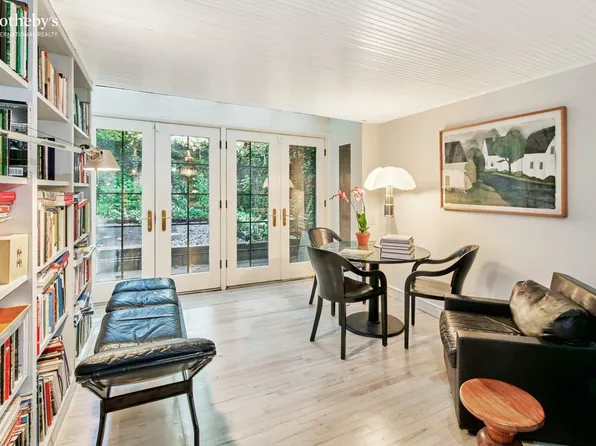 453 West 24th Street image 21 of 24