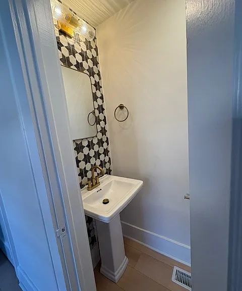 758 Maple St #760 — Photo 7