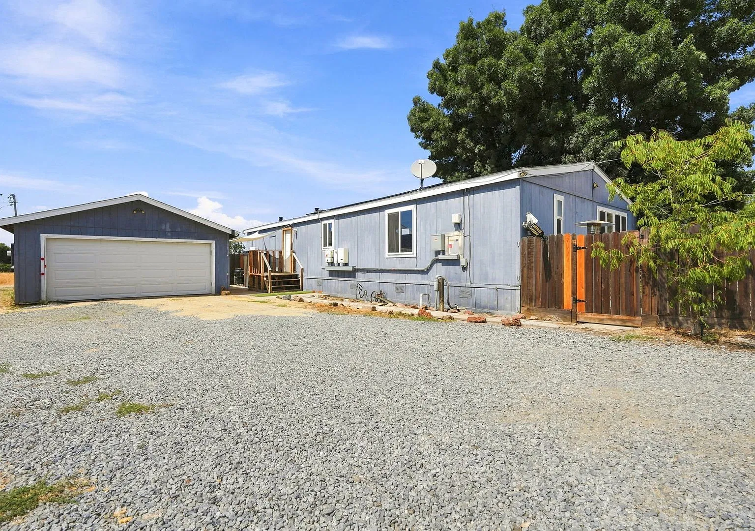 3 Bedroom 2 Bath Manufactured Home in Exeter — Photo 3
