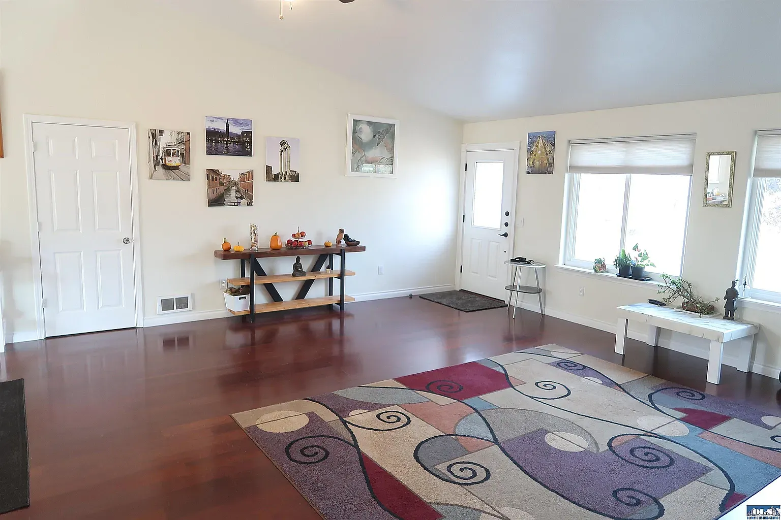 3 bed, 2.5 bath, 1524 sqft, $2,900 — Photo 3