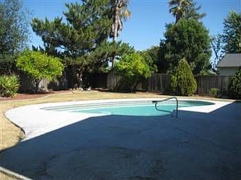 3rd image of 8227 Twin Oaks Ave