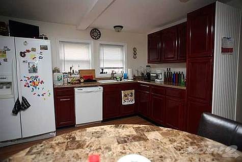 3rd image of 47 River St