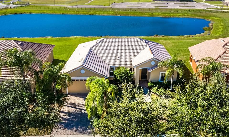 1st image of 3704 Greencrest Ct