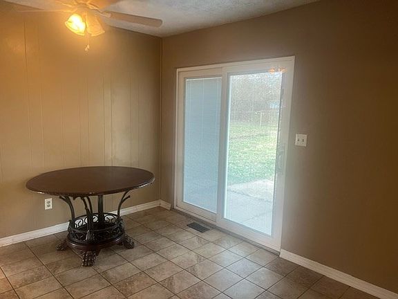 3rd image of 2519 Wyoming Dr