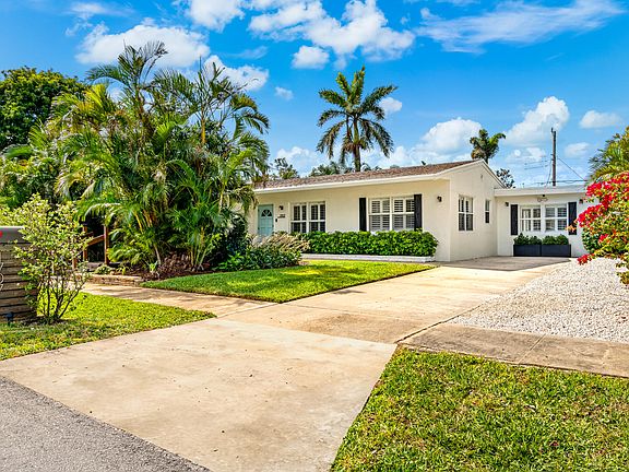 2nd image of 1707 Crest Drive