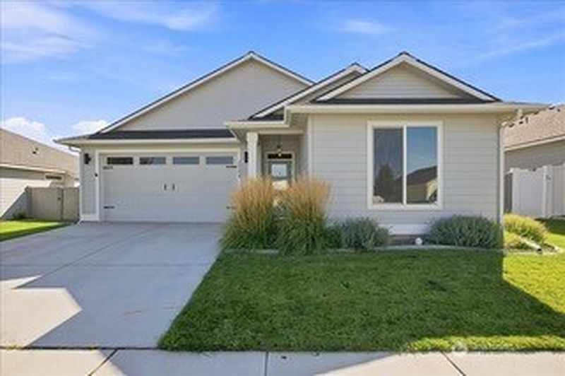2nd image of 2584 Clark Ridge Dr
