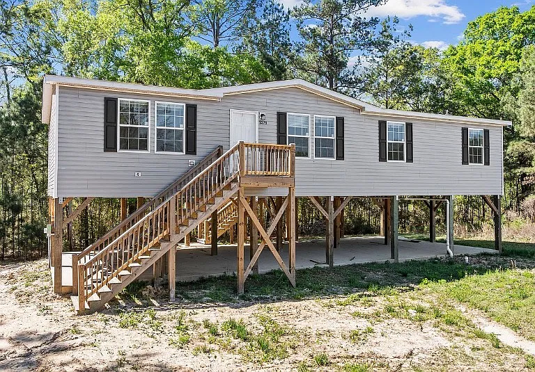 8376 Huntington Ct — Photo 1