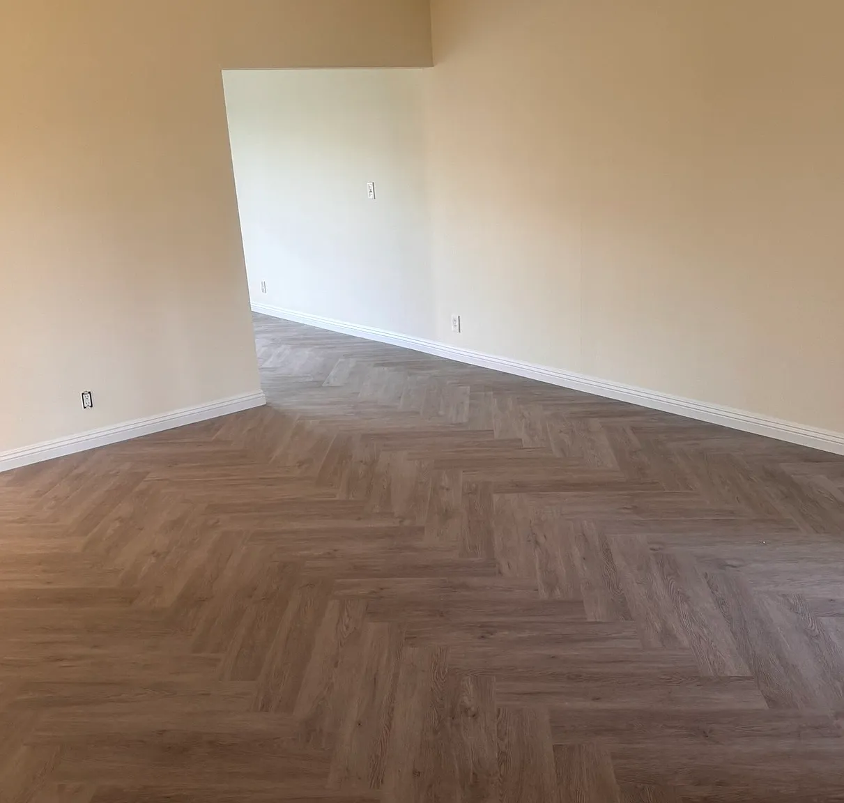 2 bed, 900 sqft, $2,400 — Photo 4