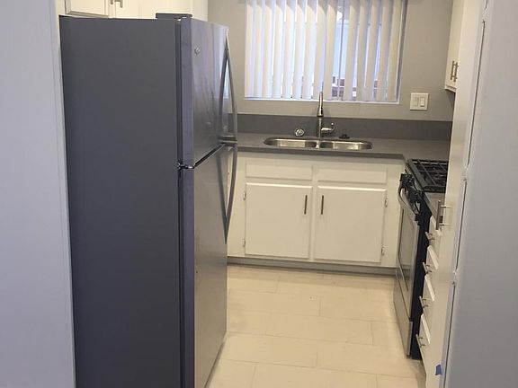 4th image of 4150 41st St