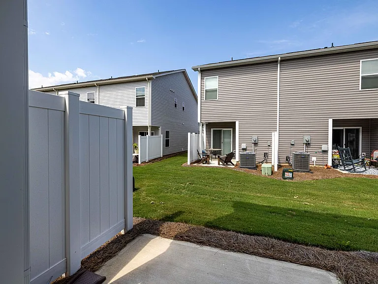 14129 Clayborn St — Photo 25