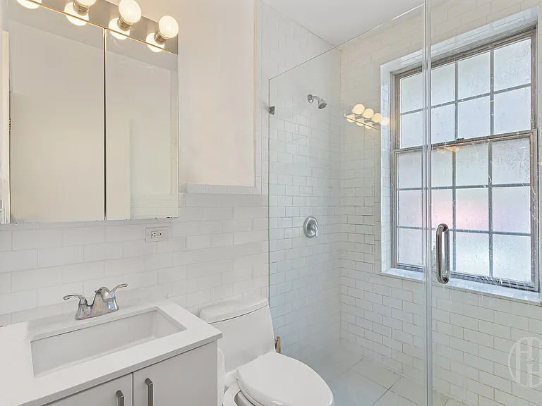 523 3rd Ave #1 — Photo 8