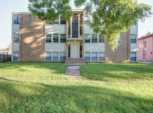 907 Stoughton St, Urbana, IL 61801