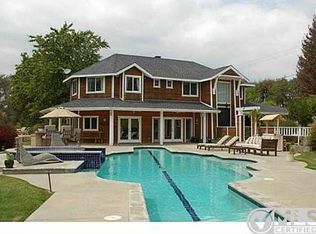 435 Del Valle Dr, Fallbrook, CA 92028