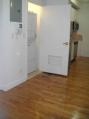 Rented by Robyn Lee, LREB | media 29