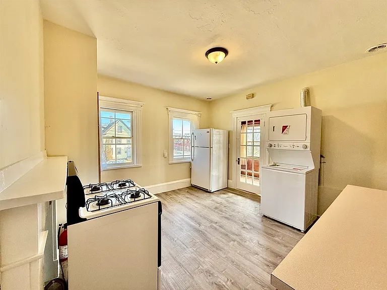 84 Pearl St #2F — Photo 8