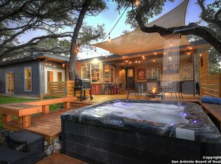 517 Skyforest Dr, Hollywood Park, TX 78232