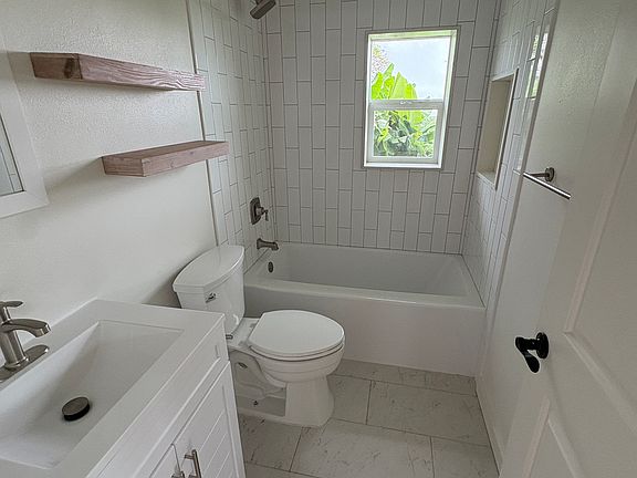 4th image of 8 Huina Pl #C