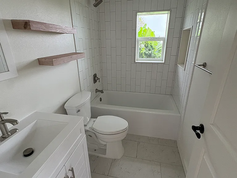 8 Huina Pl #C — Photo 4