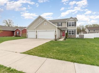 218 Trailcreek Dr, Burns Harbor, IN 46304