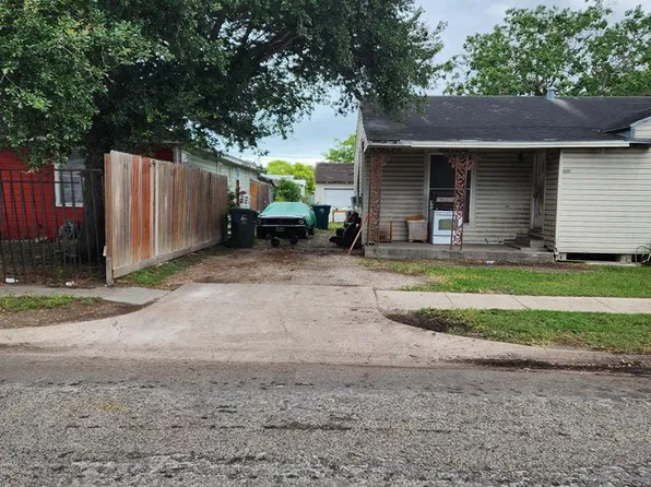 3022 Carver Dr, Corpus Christi, TX 78405