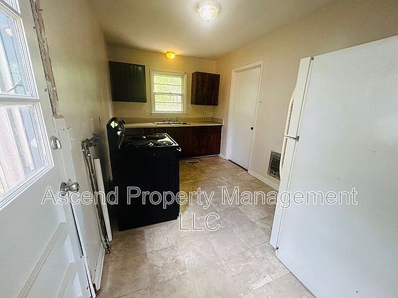 3rd image of 1202 Arlington Ave