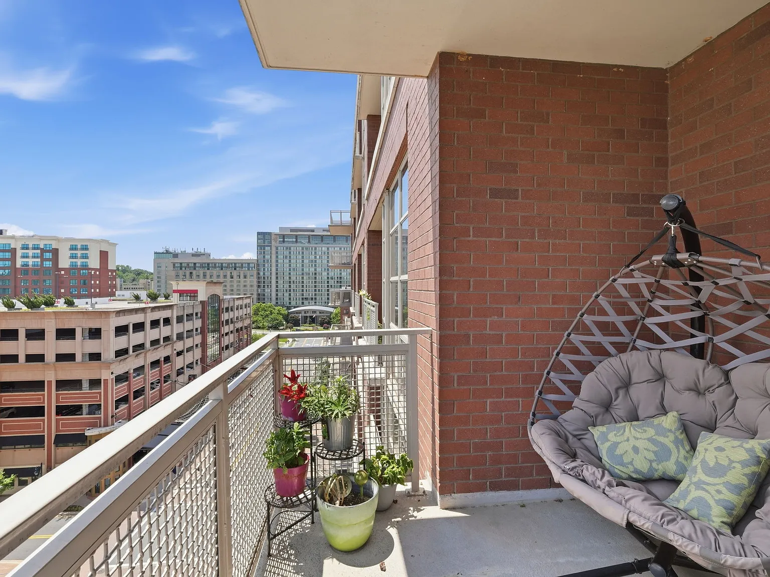 2 bed, 1009 sqft, $3,100 — Photo 3