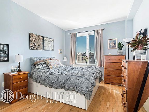 3rd image of 541 Washington Ave Unit 407
