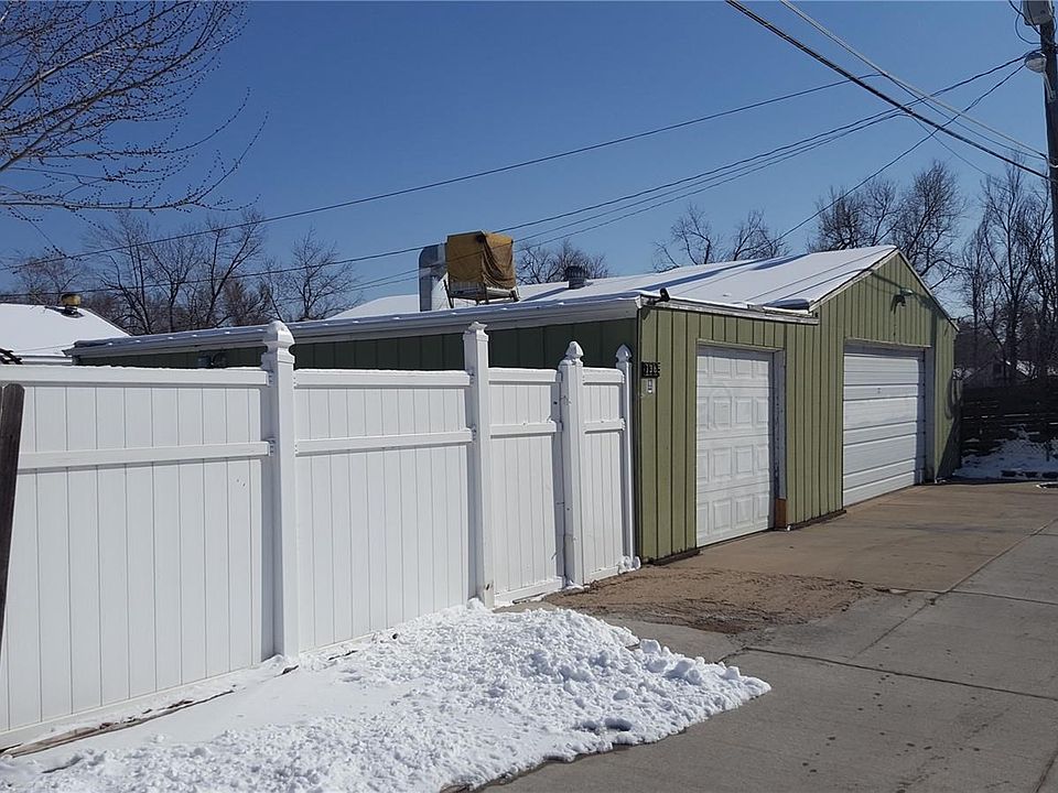 2nd image of 1365 Alton St
