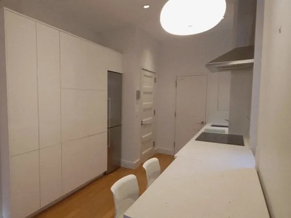 194 Bleecker Street image 3 of 11