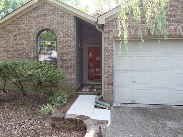 1374 The Kings Ct, Lexington, KY 40515