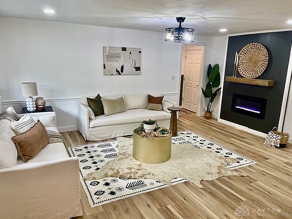 4th image of 3757 Hertland Dr