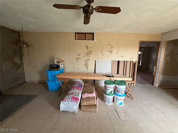 2nd image of 1719 Valley Mills Rd