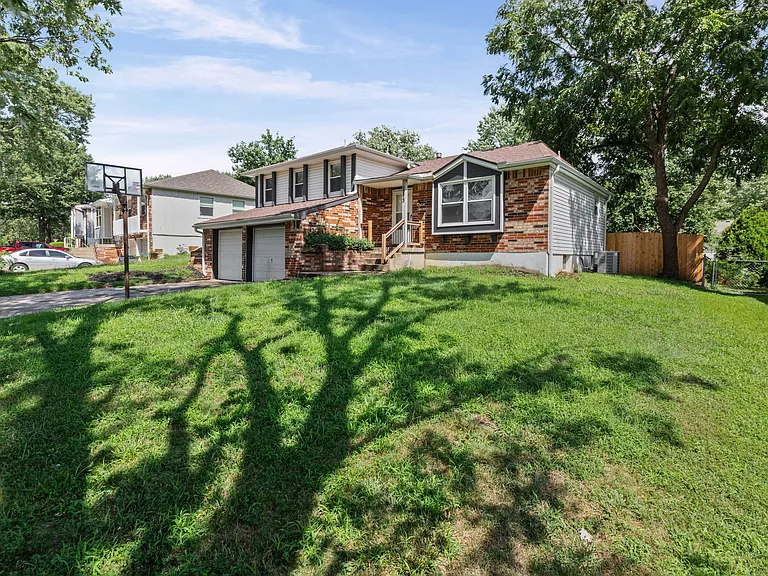 12813 S Sycamore St — Photo 34