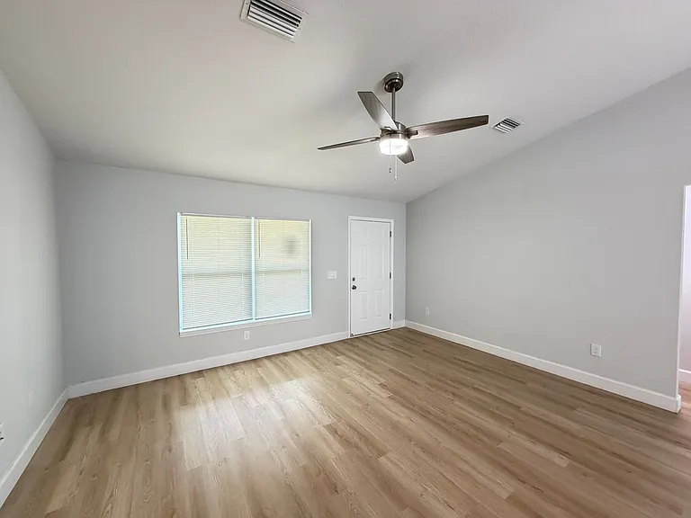 16815 SW 50th Cir — Photo 3