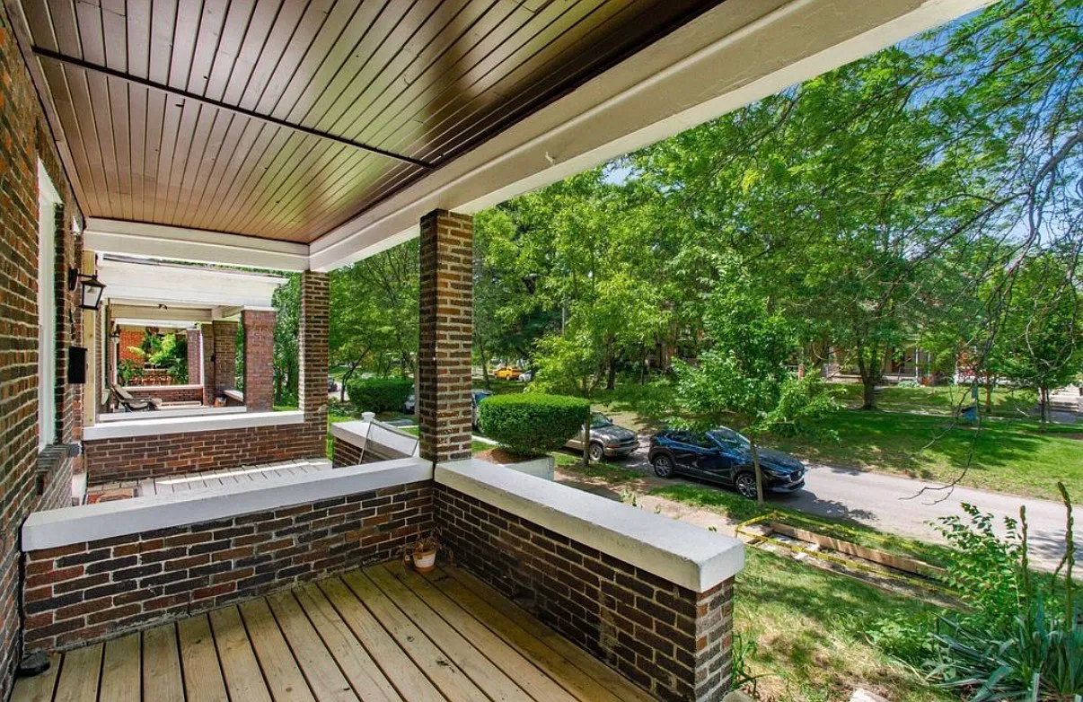 3 bed, 1920 sqft, $2,295 — Photo 3