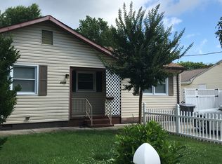 1335 Thomas St, Hampton, VA 23669