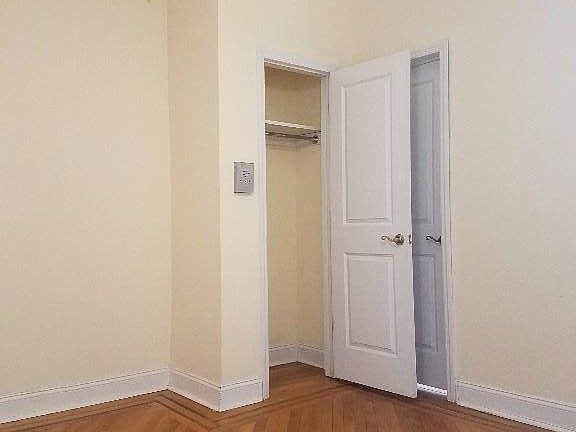 4th image of 435 Rogers Ave
