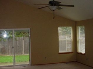 941 SE Oak St, Dundee, OR 97115