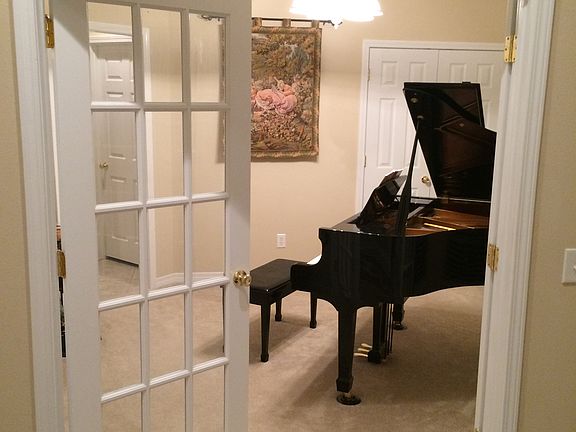 5th image of 1643 Champagne Ave