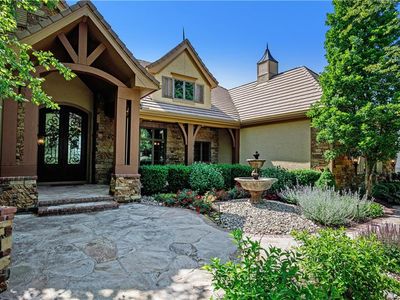 27586 W Highland Cir, Olathe, KS, 66061