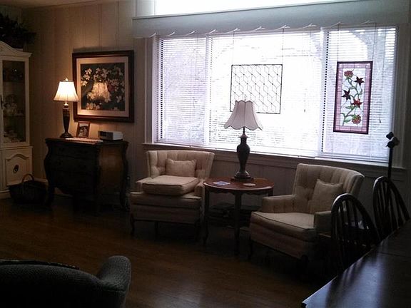 5th image of 320 Eastover Cir NE
