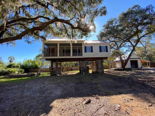 160 Whipporwill Dr, Pawleys Island, SC 29585