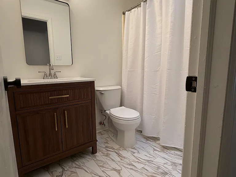 112 Talbot Rd — Photo 9