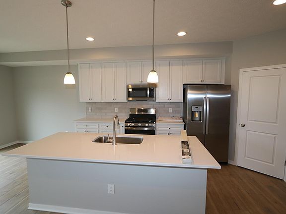 4th image of 6400 Angelica Way