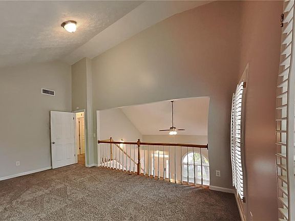 4th image of 145 Riversong Dr